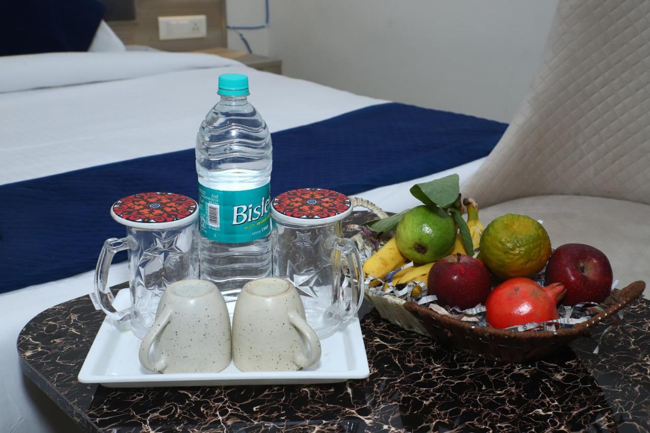 Lyf Corporate Suites - Noida Sector 19 Bagian luar foto