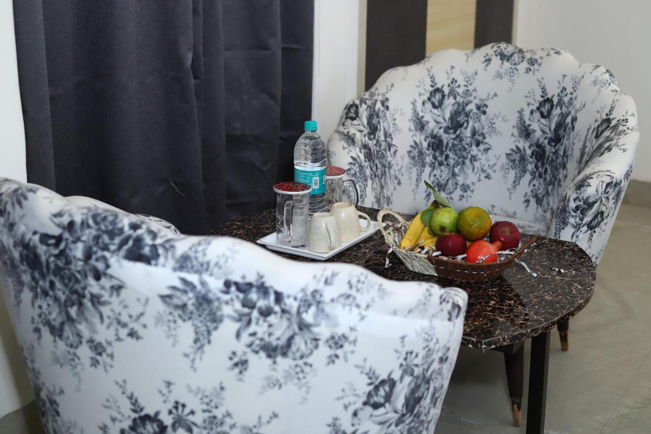 Lyf Corporate Suites - Noida Sector 19 Bagian luar foto