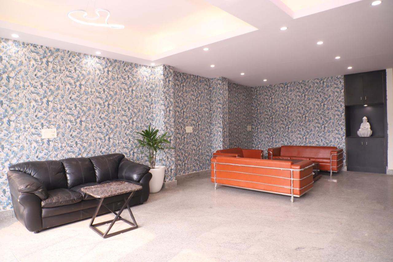 Lyf Corporate Suites - Noida Sector 19 Bagian luar foto