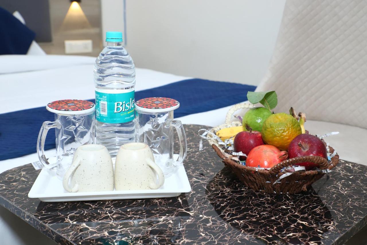 Lyf Corporate Suites - Noida Sector 19 Bagian luar foto