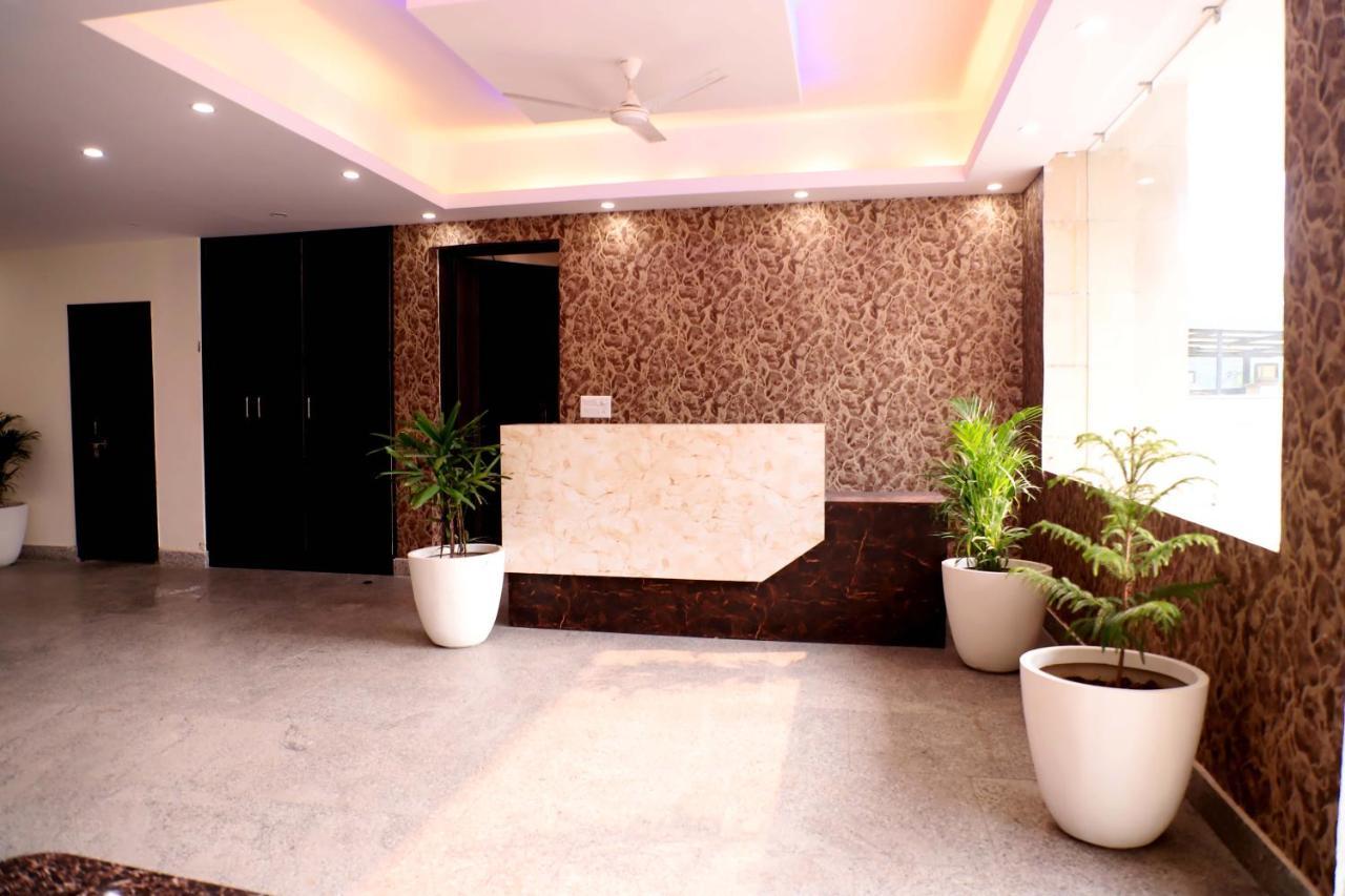 Lyf Corporate Suites - Noida Sector 19 Bagian luar foto