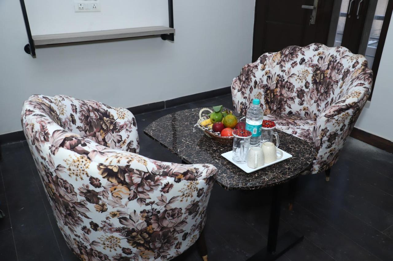 Lyf Corporate Suites - Noida Sector 19 Bagian luar foto