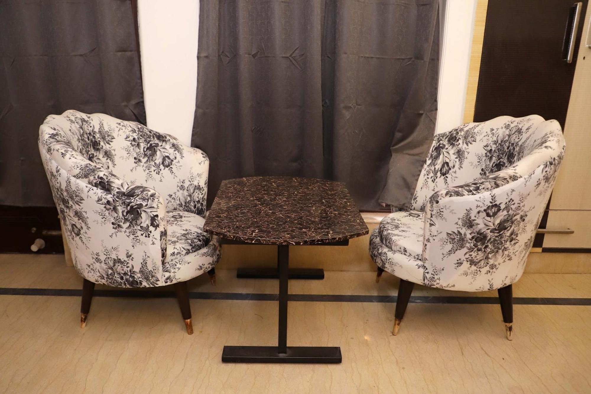Lyf Corporate Suites - Noida Sector 19 Bagian luar foto